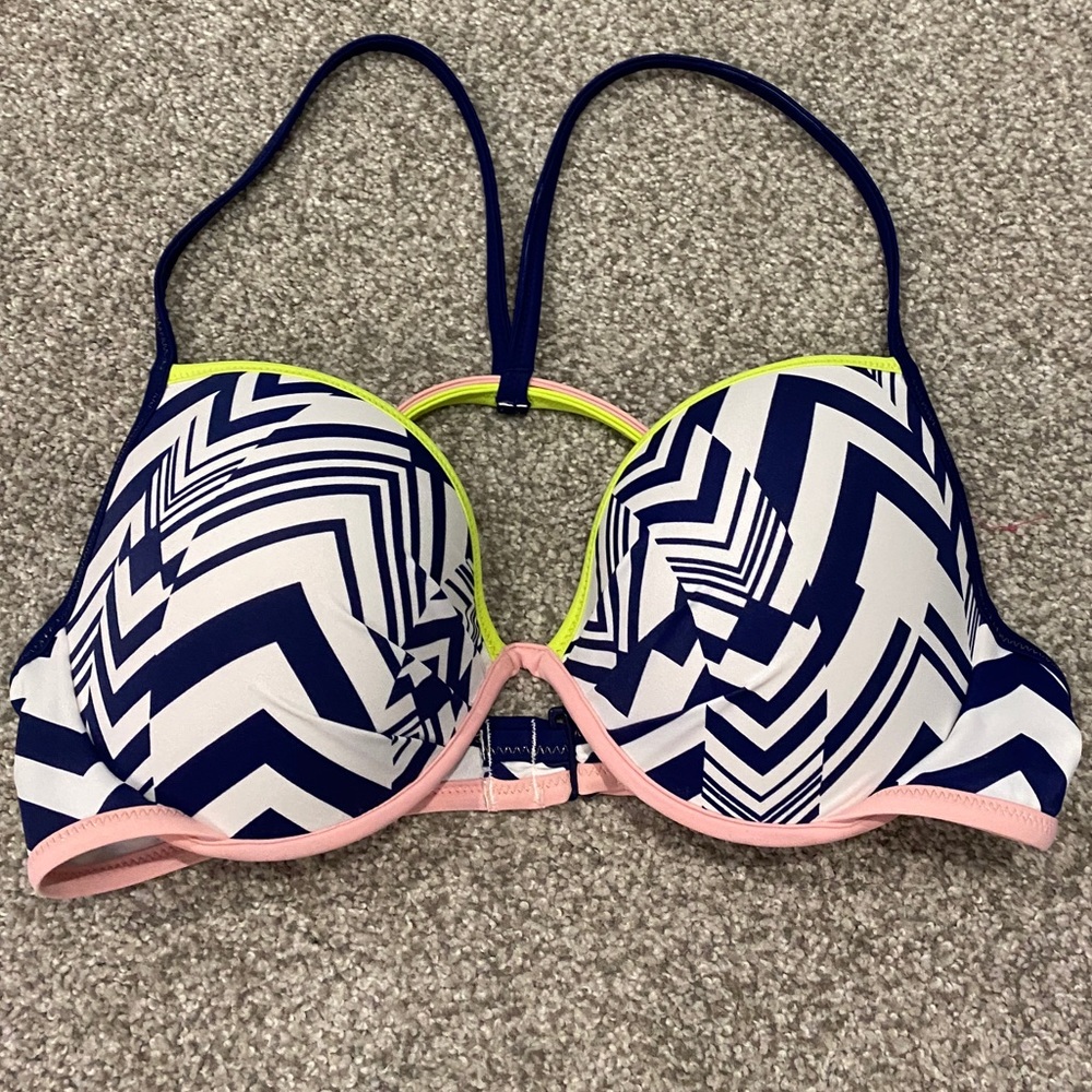 Victoria’s Secret The Fabulous bikini top 36D